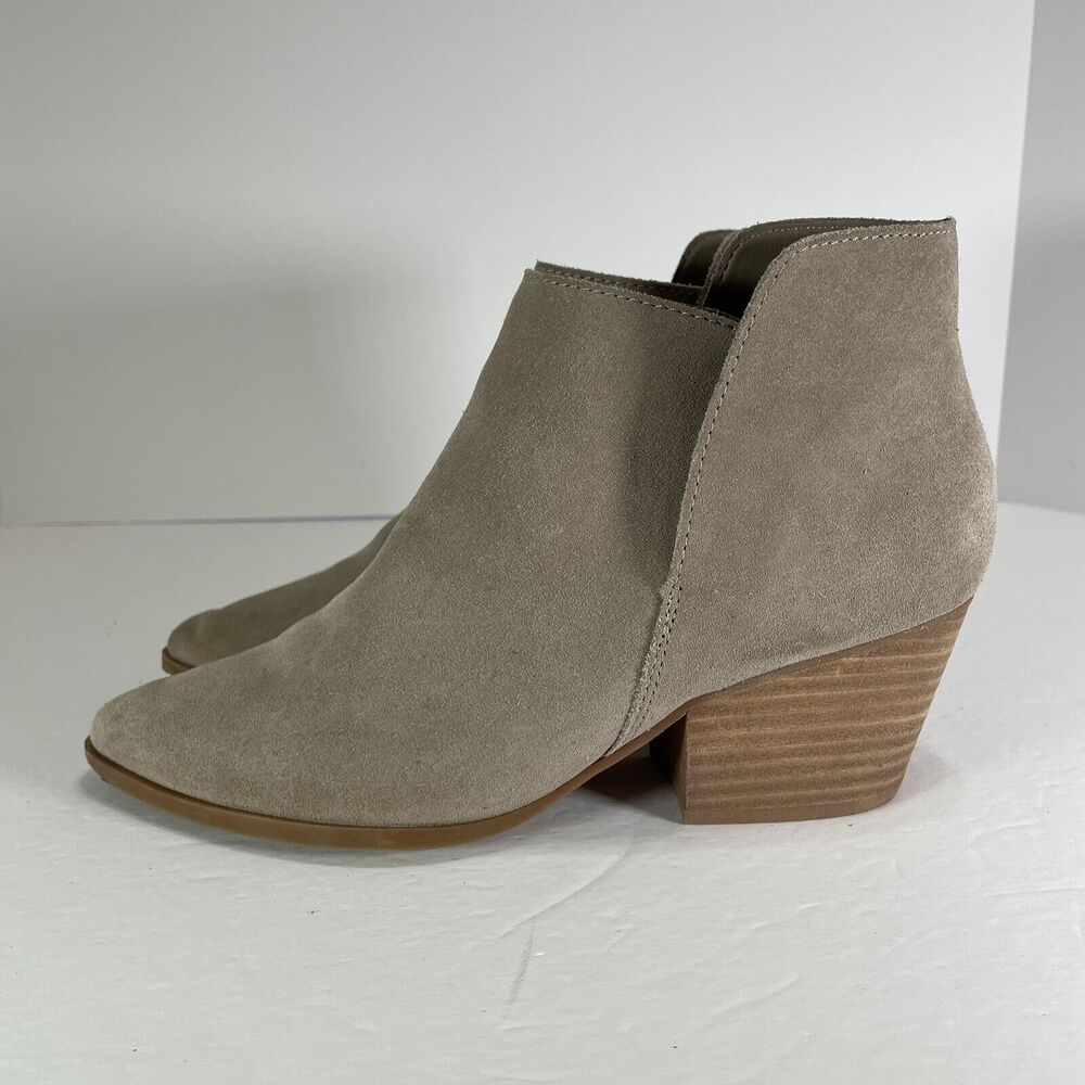 Dolce Vita DAINE Bootie Women’s Size 10M Tan Suede Step Ankle Stacked 2.5” Heel